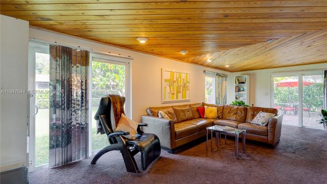 8955 SW 85th Ter, Miami, FL 33173