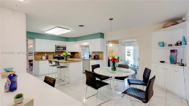 8955 SW 85th Ter, Miami, FL 33173