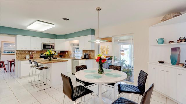 8955 SW 85th Ter, Miami, FL 33173