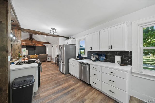 1704 E Carleton Road, Adrian, MI 49221