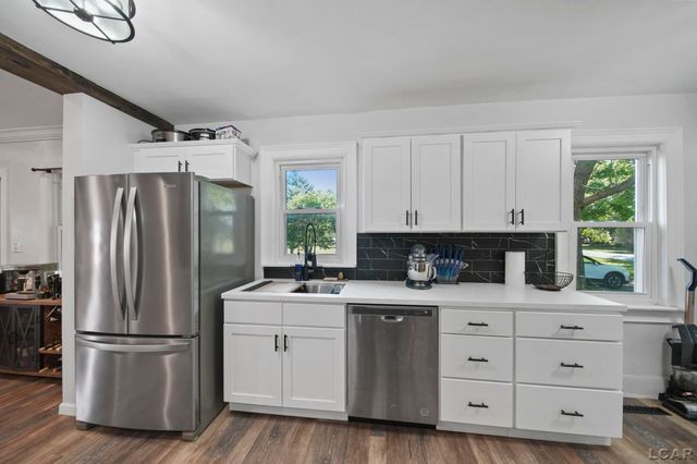 1704 E Carleton Road, Adrian, MI 49221