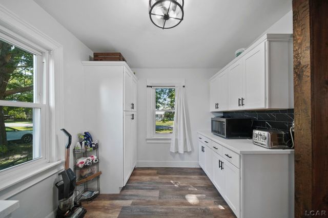 1704 E Carleton Road, Adrian, MI 49221