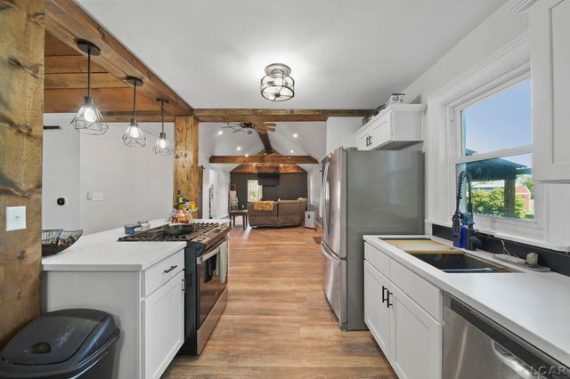 1704 E Carleton Road, Adrian, MI 49221