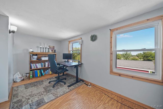 1704 E Carleton Road, Adrian, MI 49221