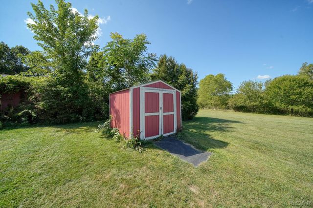 1704 E Carleton Road, Adrian, MI 49221