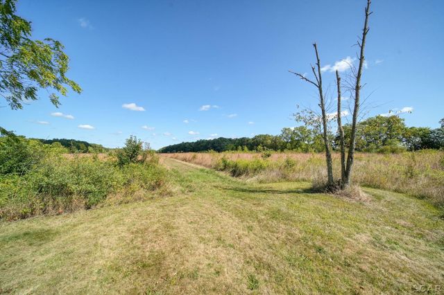 1704 E Carleton Road, Adrian, MI 49221