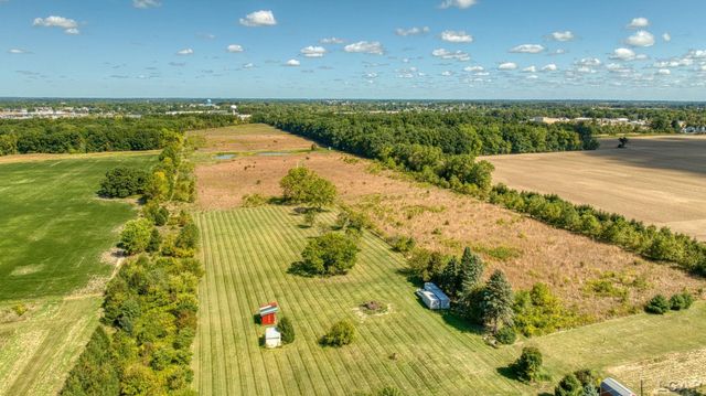 1704 E Carleton Road, Adrian, MI 49221