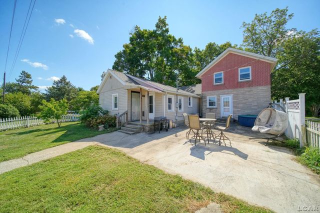 1704 E Carleton Road, Adrian, MI 49221