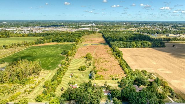 1704 E Carleton Road, Adrian, MI 49221