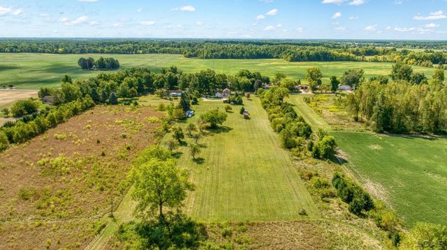 1704 E Carleton Road, Adrian, MI 49221