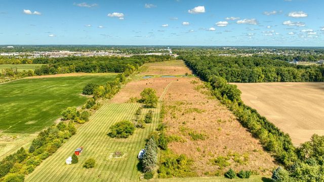 1704 E Carleton Road, Adrian, MI 49221