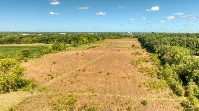 1704 E Carleton Road, Adrian, MI 49221