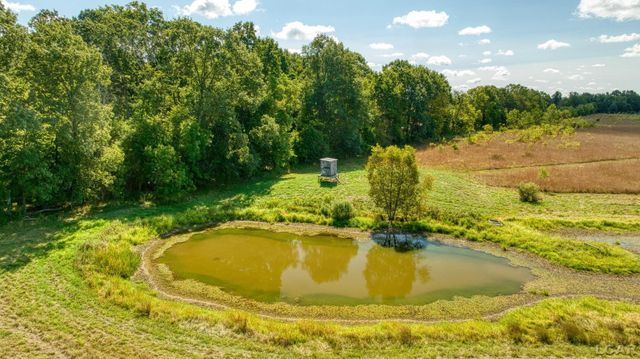 1704 E Carleton Road, Adrian, MI 49221