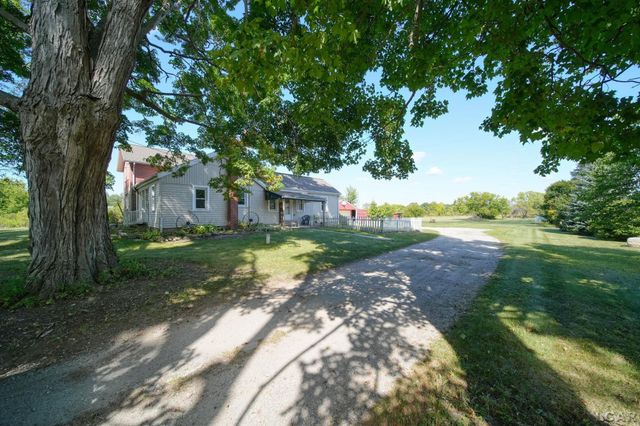 1704 E Carleton Road, Adrian, MI 49221