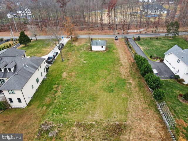 5955 COLCHESTER RD, Fairfax, VA 22030