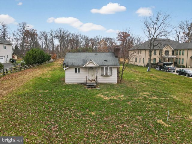 5955 COLCHESTER RD, Fairfax, VA 22030