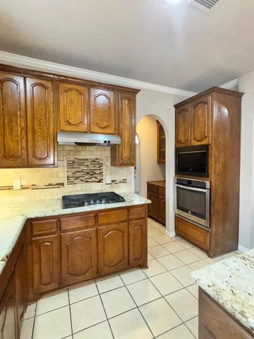 5221 Begonia Court, Fort Worth, TX 76244