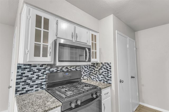 6470 Tumbling Creek Trail, Dallas, TX 75241