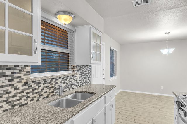 6470 Tumbling Creek Trail, Dallas, TX 75241