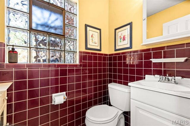 7370 Winchester Drive, Pasadena Hills, MO 63121