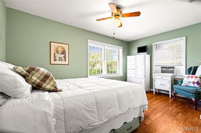 7370 Winchester Drive, Pasadena Hills, MO 63121