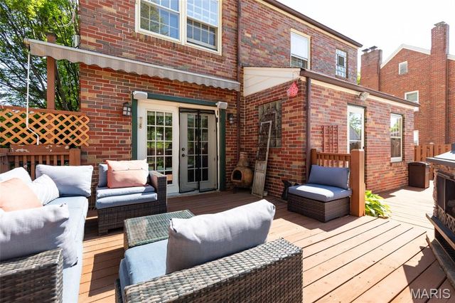 7370 Winchester Drive, Pasadena Hills, MO 63121