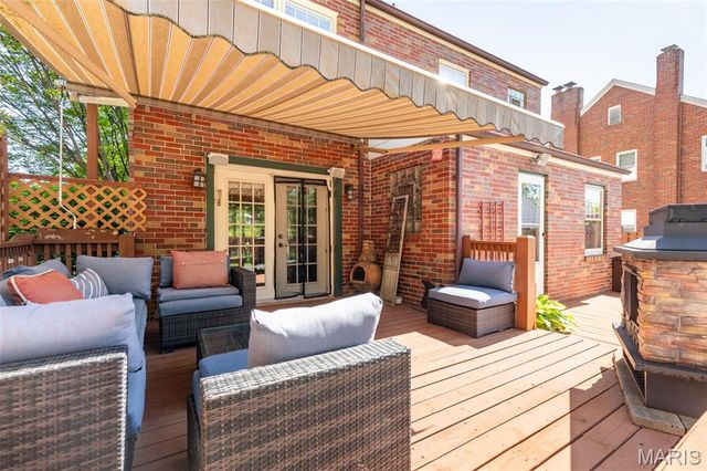 7370 Winchester Drive, Pasadena Hills, MO 63121