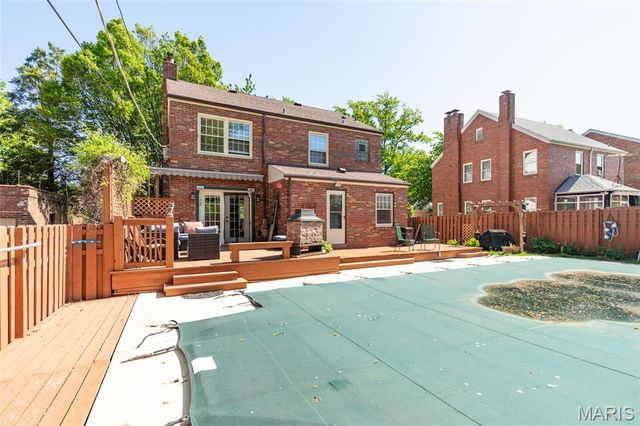 7370 Winchester Drive, Pasadena Hills, MO 63121