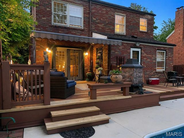7370 Winchester Drive, Pasadena Hills, MO 63121