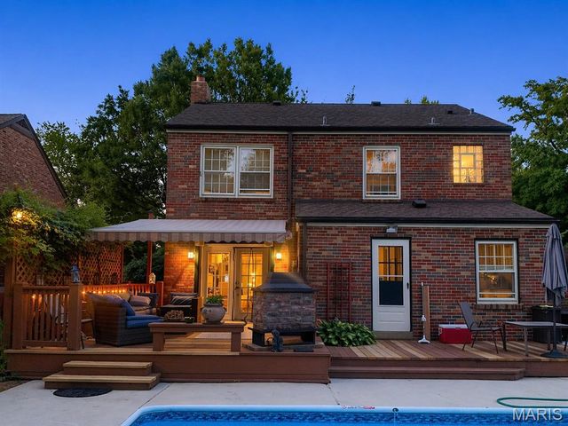 7370 Winchester Drive, Pasadena Hills, MO 63121