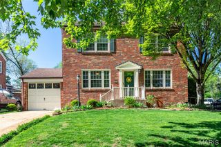 7370 Winchester Drive, Pasadena Hills, MO 63121