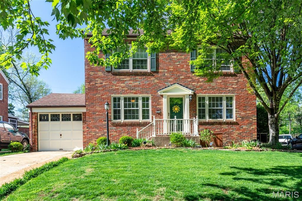 7370 Winchester Drive, Pasadena Hills, MO 63121