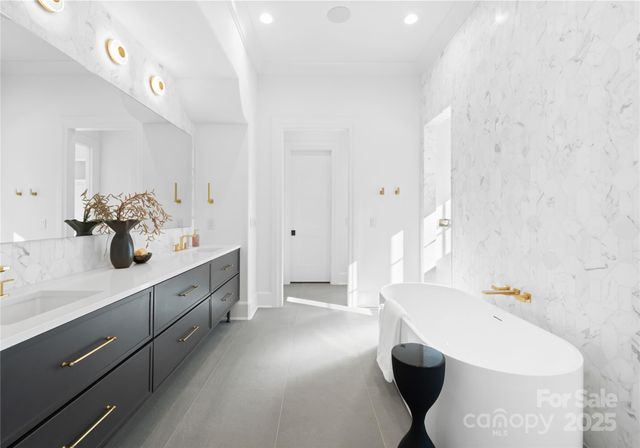 544 Wingrave Drive, Charlotte, NC 28270