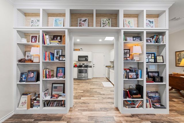 1008 Edinburgh, Kerrville, TX 78028