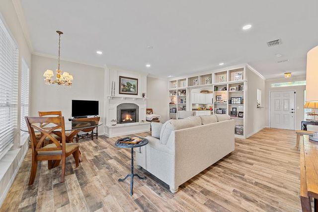 1008 Edinburgh, Kerrville, TX 78028