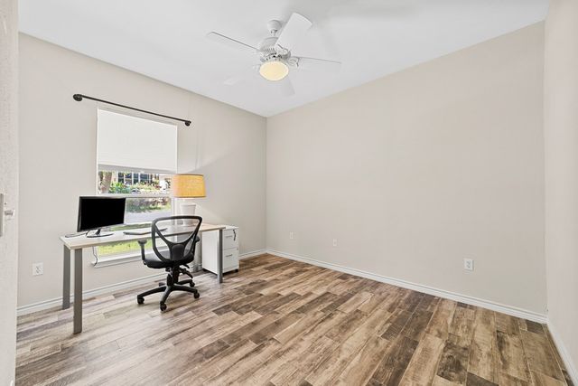 1008 Edinburgh, Kerrville, TX 78028