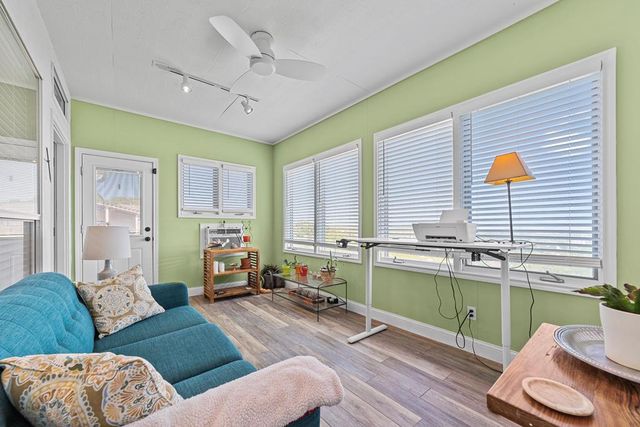 1008 Edinburgh, Kerrville, TX 78028