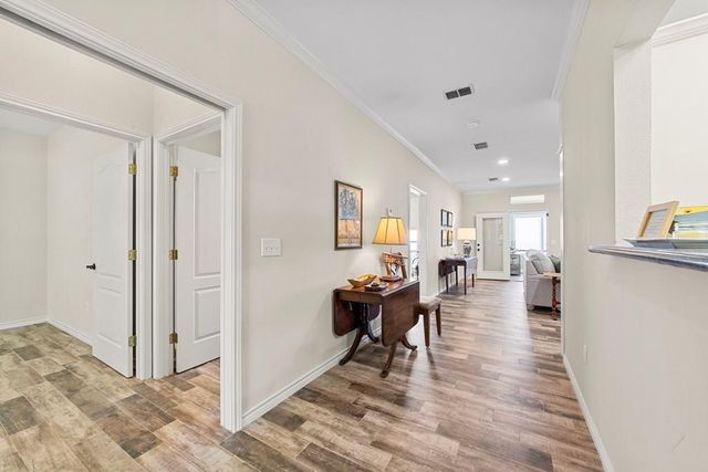 1008 Edinburgh, Kerrville, TX 78028