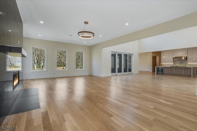 9 Midvale Dr, Warren Twp., NJ 07059