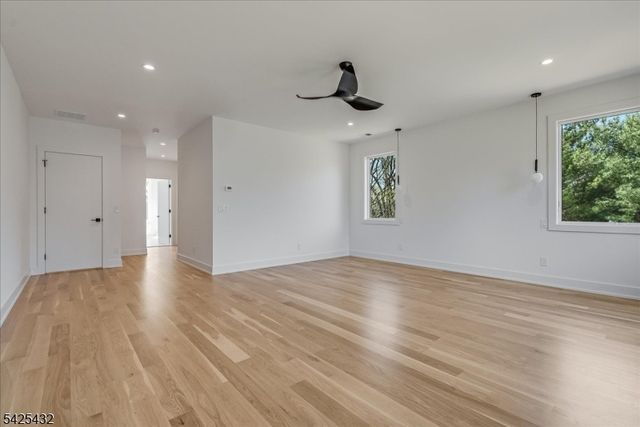 9 Midvale Dr, Warren Twp., NJ 07059