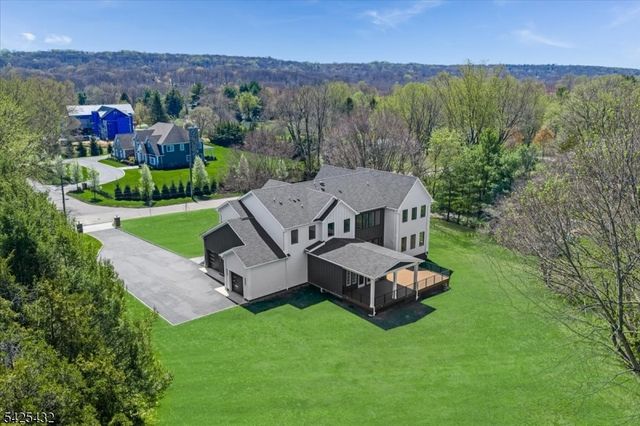 9 Midvale Dr, Warren Twp., NJ 07059