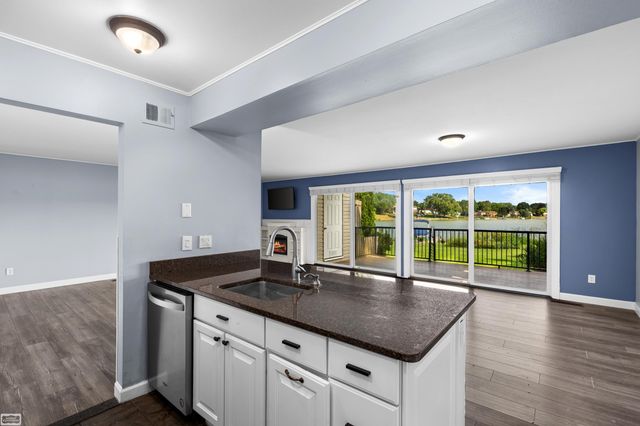 4964 Lake Point Drive, Waterford, MI 48329