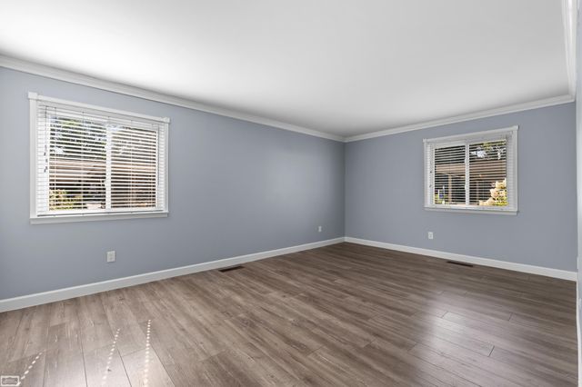 4964 Lake Point Drive, Waterford, MI 48329