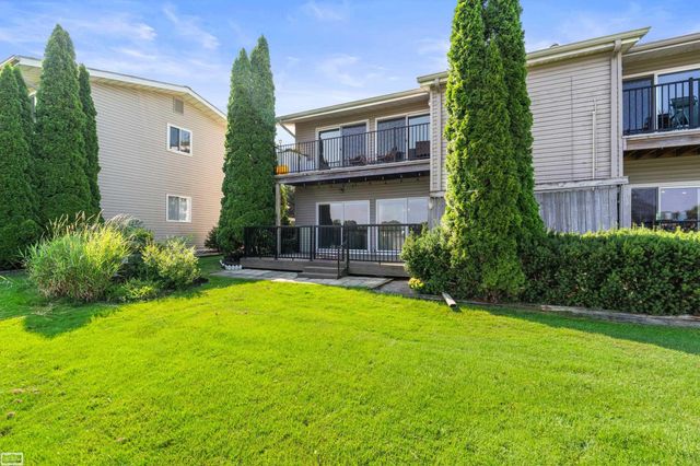 4964 Lake Point Drive, Waterford, MI 48329
