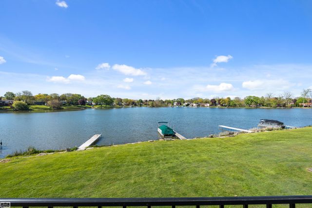 4964 Lake Point Drive, Waterford, MI 48329