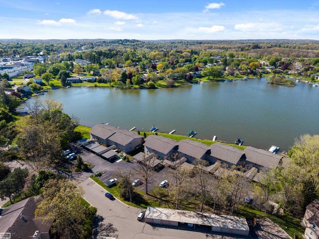 4964 Lake Point Drive, Waterford, MI 48329