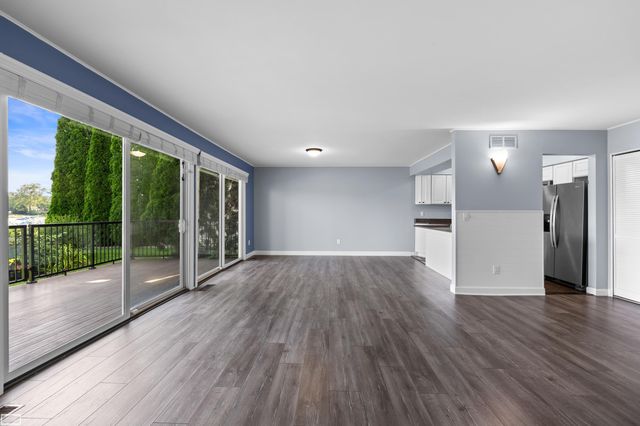 4964 Lake Point Drive, Waterford, MI 48329