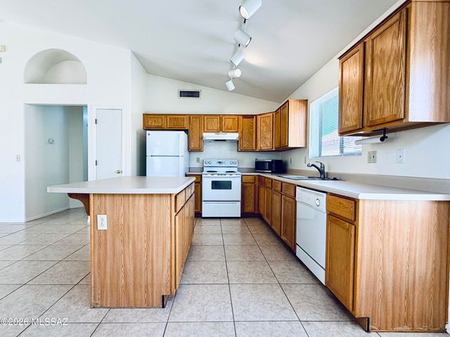 8980 E Marci Lynne Way, Tucson, AZ 85747