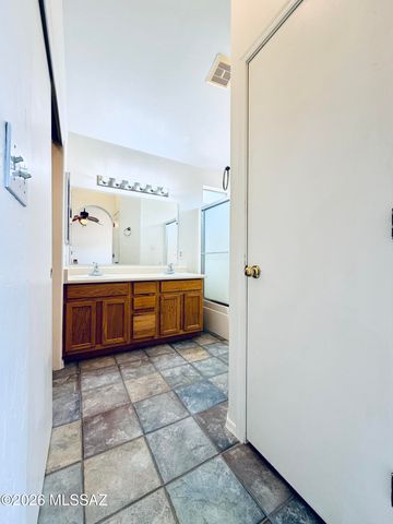 8980 E Marci Lynne Way, Tucson, AZ 85747