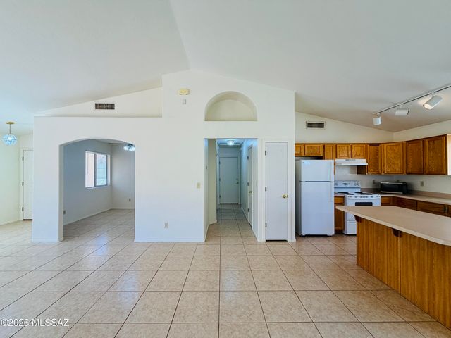 8980 E Marci Lynne Way, Tucson, AZ 85747